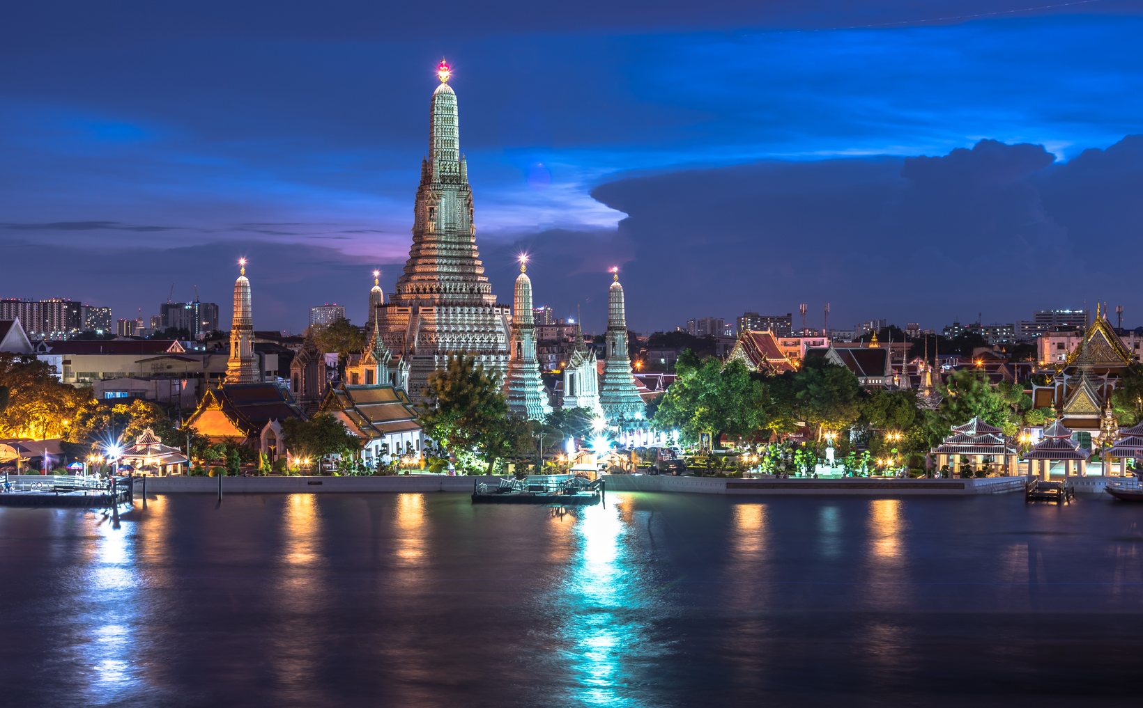 A Chao Phraya dinner cruise