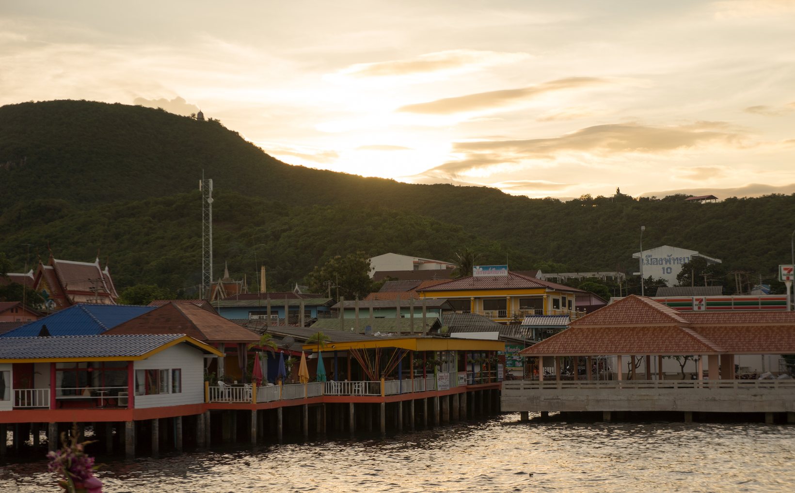 A Ko Larn island tour