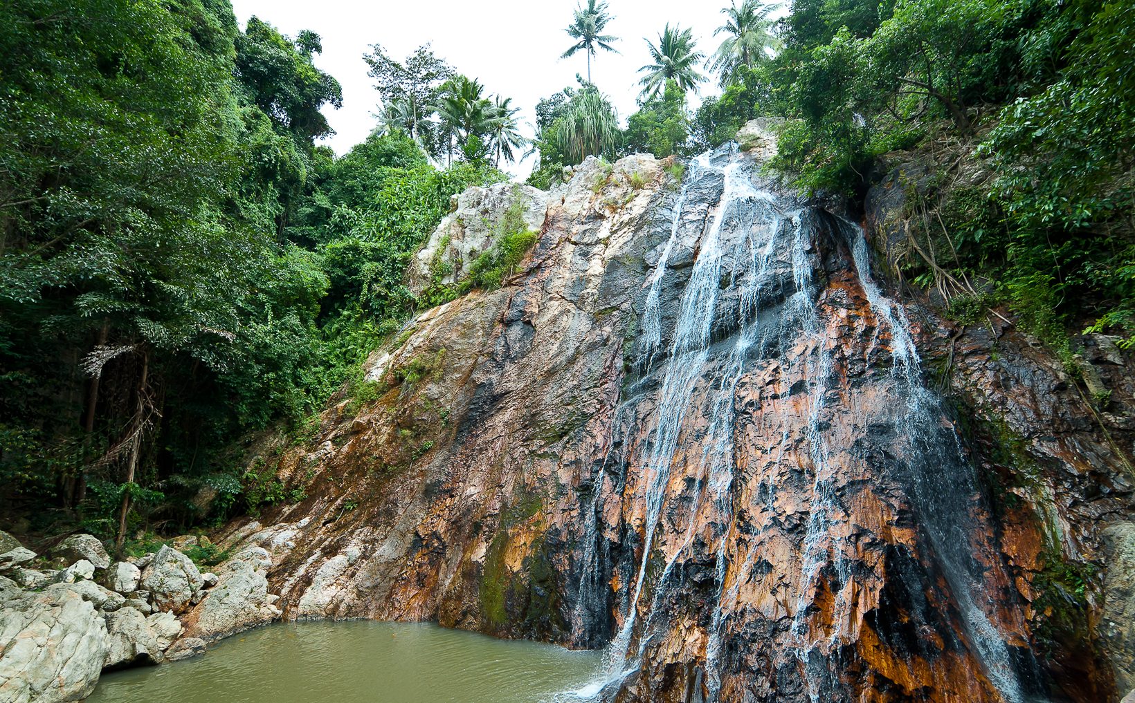 Na Muang Waterfall