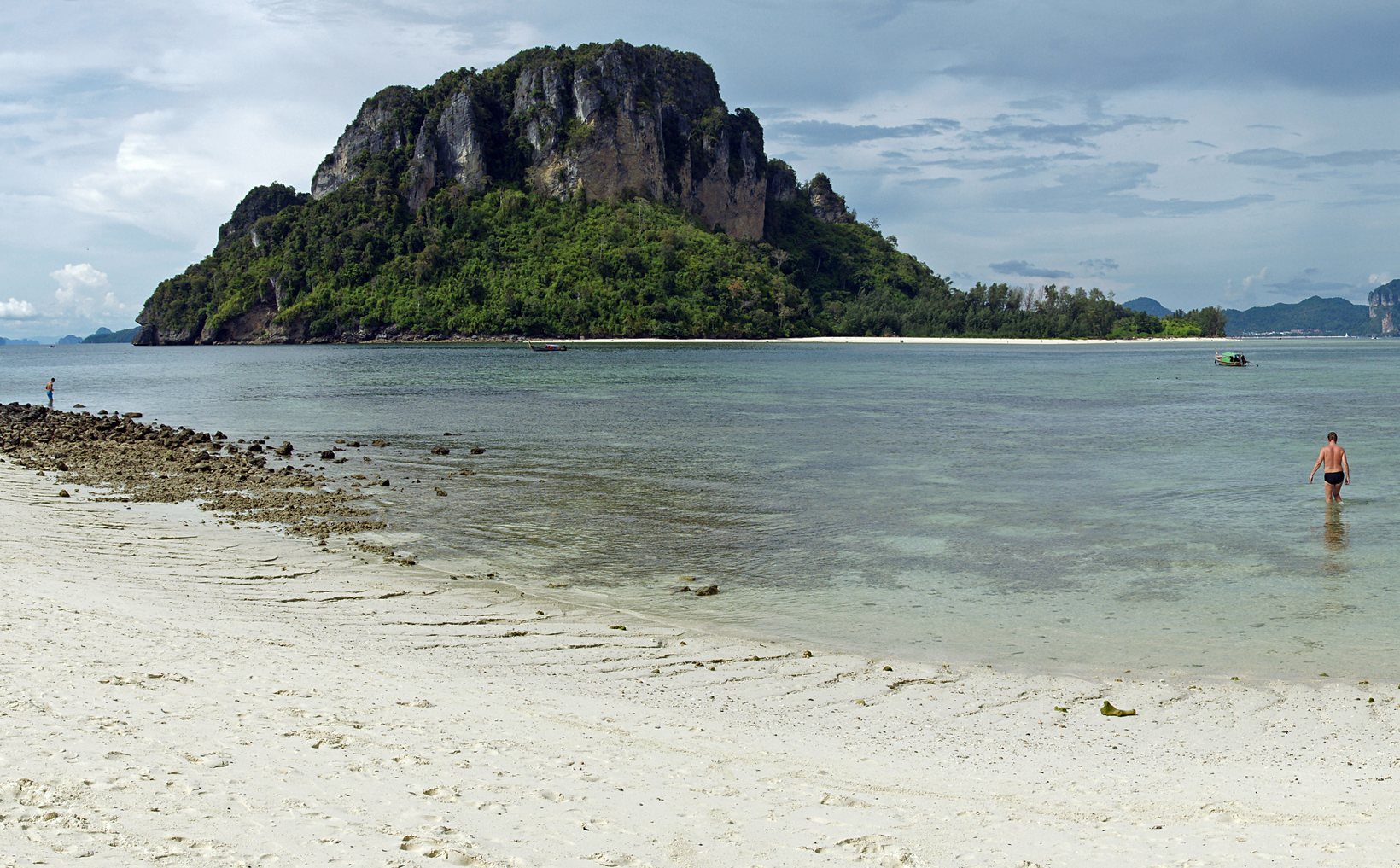 Thalay Waen, the Separated Sea