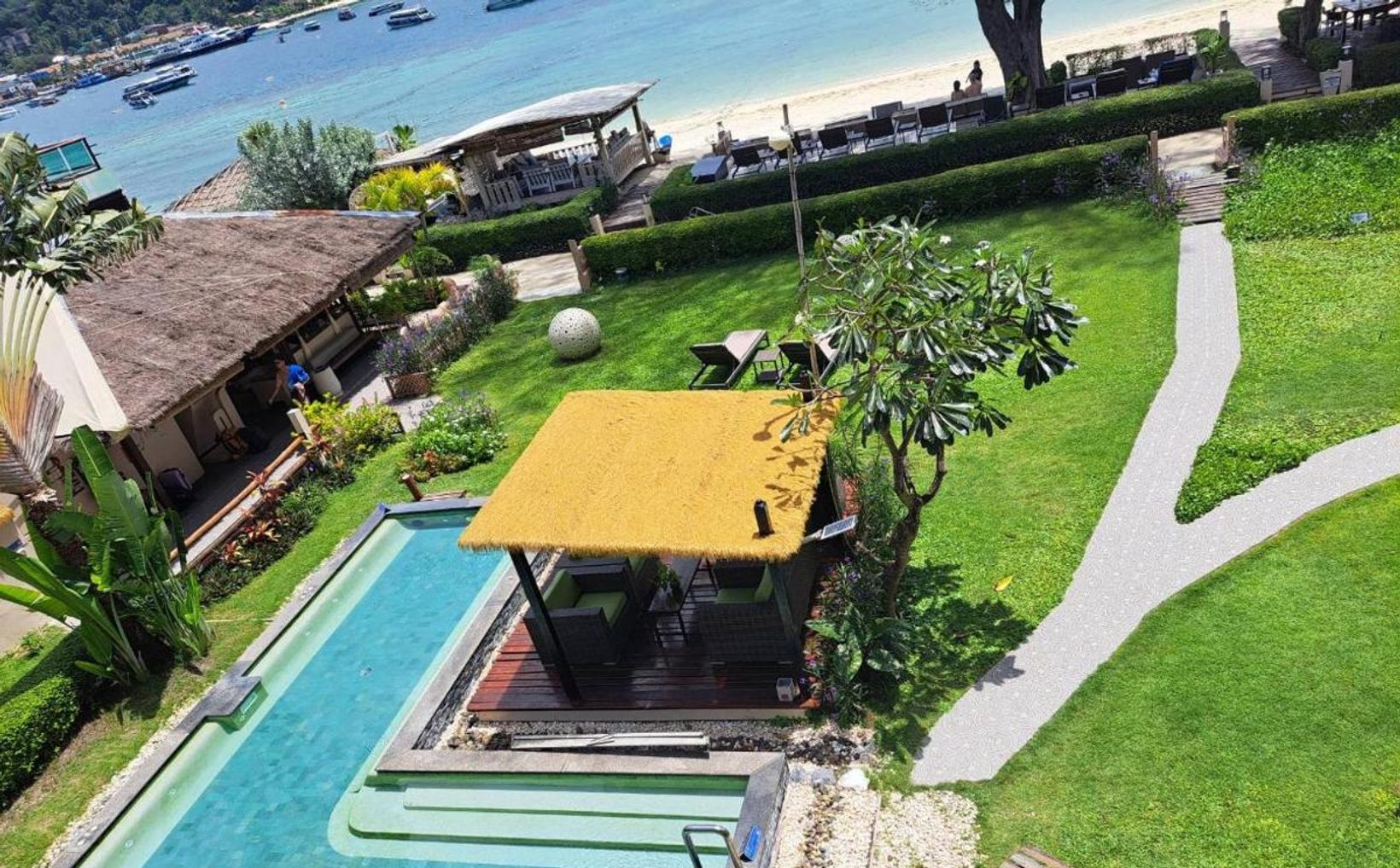 Mama Beach Residence